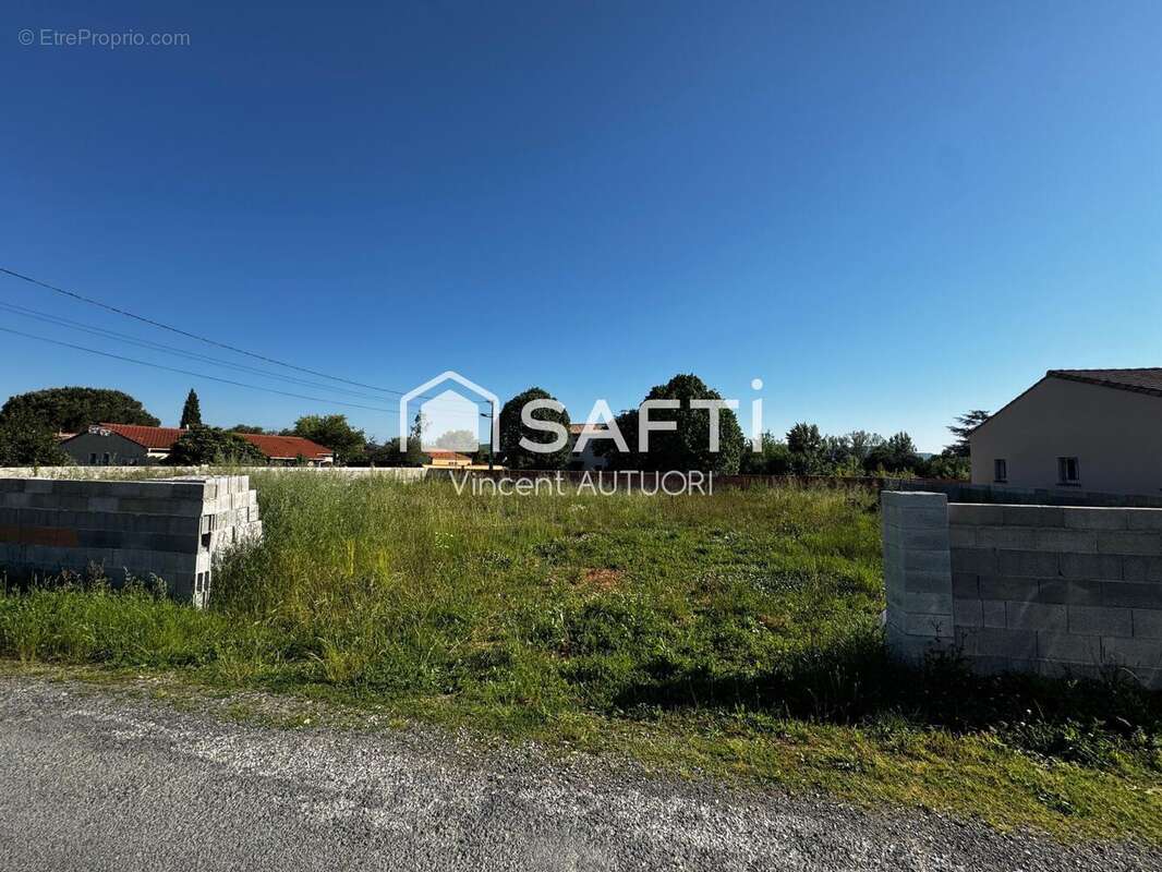 Terrain 746 m² à Guitalens  - photo 3