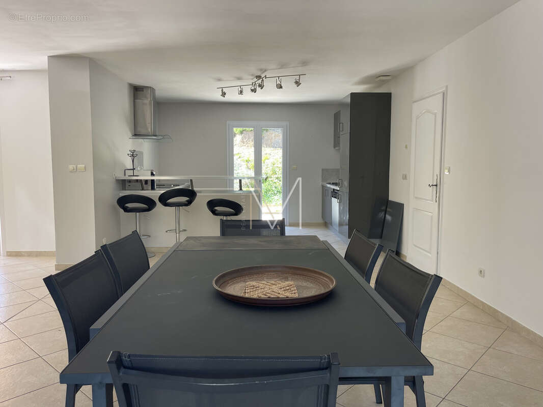 Maison à PLAN-DE-LA-TOUR