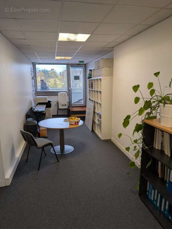 Commerce 102 m² à Nanterre  - photo 4