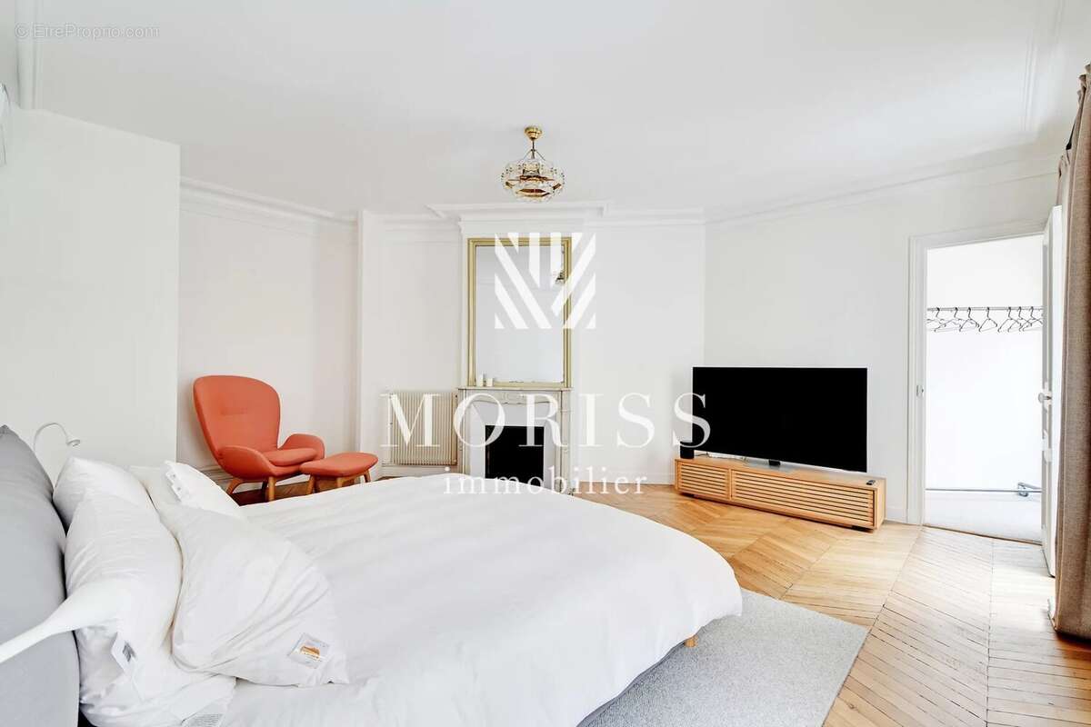 Appartement à PARIS-8E