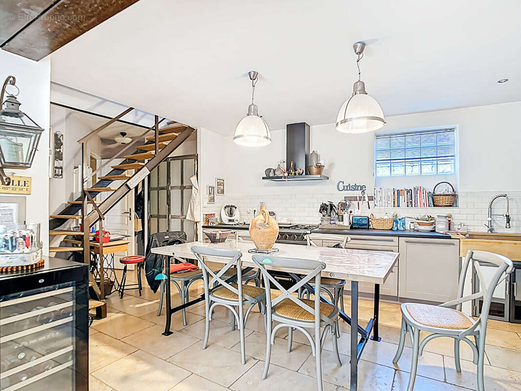 Charmante maison 3 pièces 80 m2 avec stationnement sur parcelle d'environ 350 m2 à vendre Secteur La Bouilladisse 13720 - photo 11