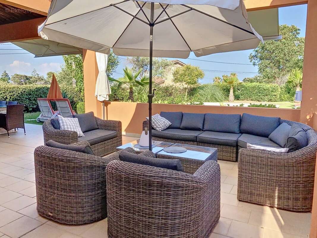 Maison à MANDELIEU-LA-NAPOULE