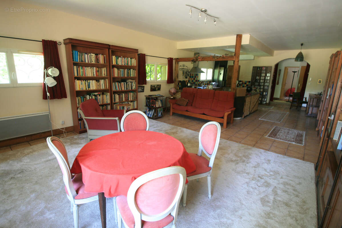 Maison à MONPLAISANT