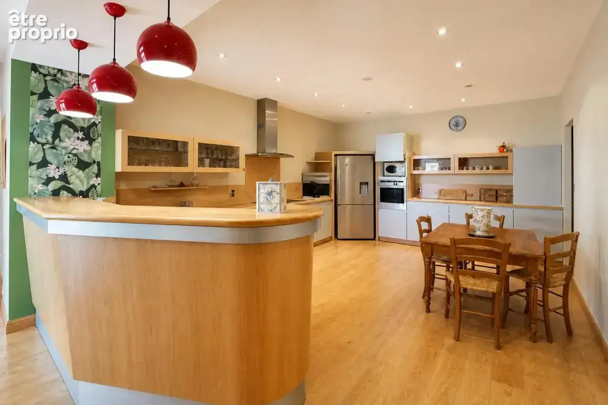 Maison de 10 pièces de 345.72 m² à Montravers - photo 8