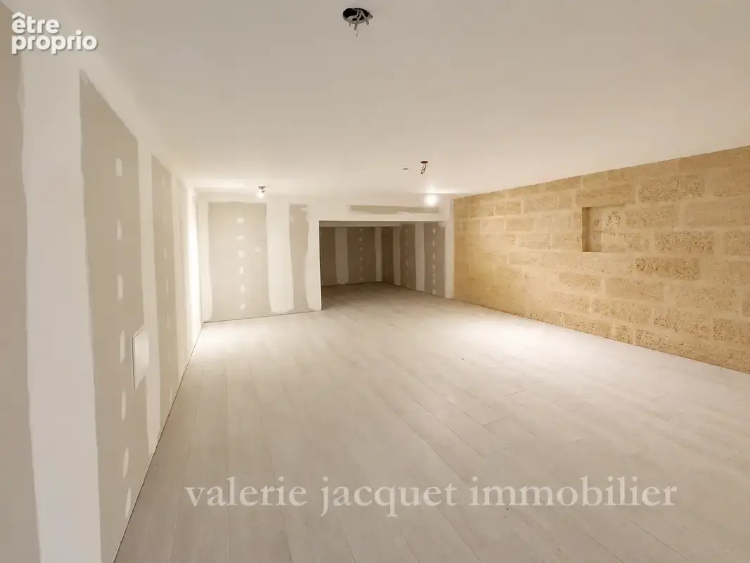 LUSSAC   Ensemble immobilier à rénover avec deux granges et fort potentiel d'évolution - photo 15