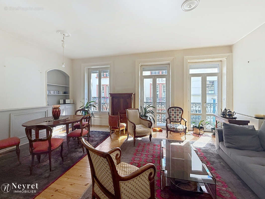 Appartement à SAINT-ETIENNE