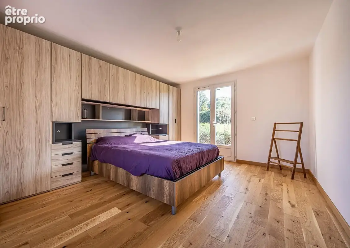 Maison avec nombreuses dépendances et grand jardin - photo 7