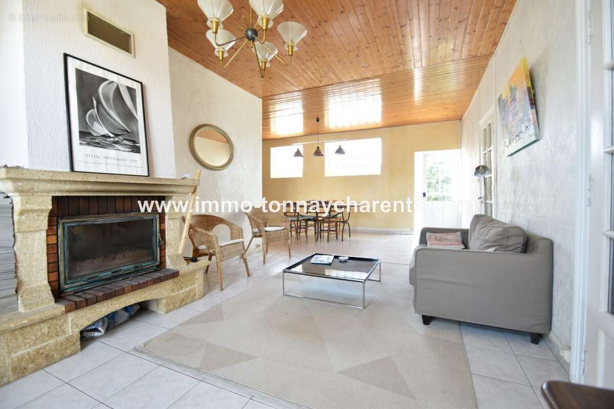 Maison à TONNAY-CHARENTE