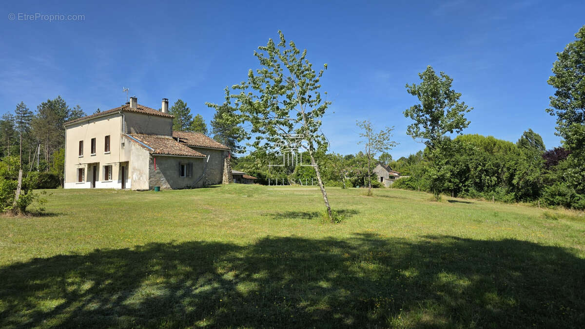 Maison à REAUP-LISSE