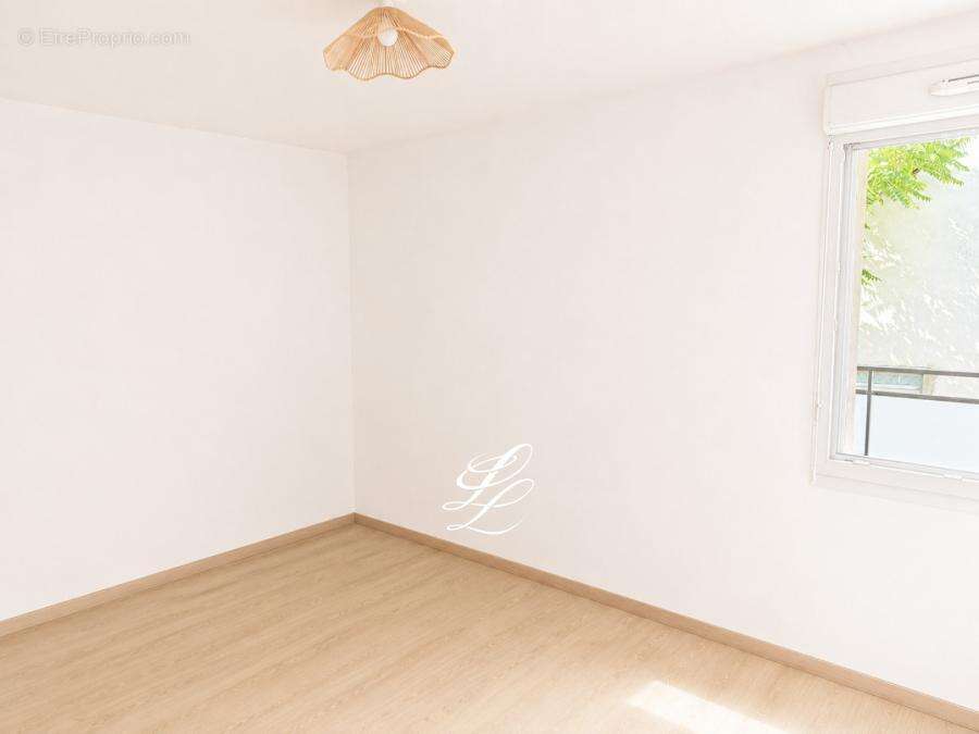 Appartement 64 m² à Joue-Les-Tours  - photo 316