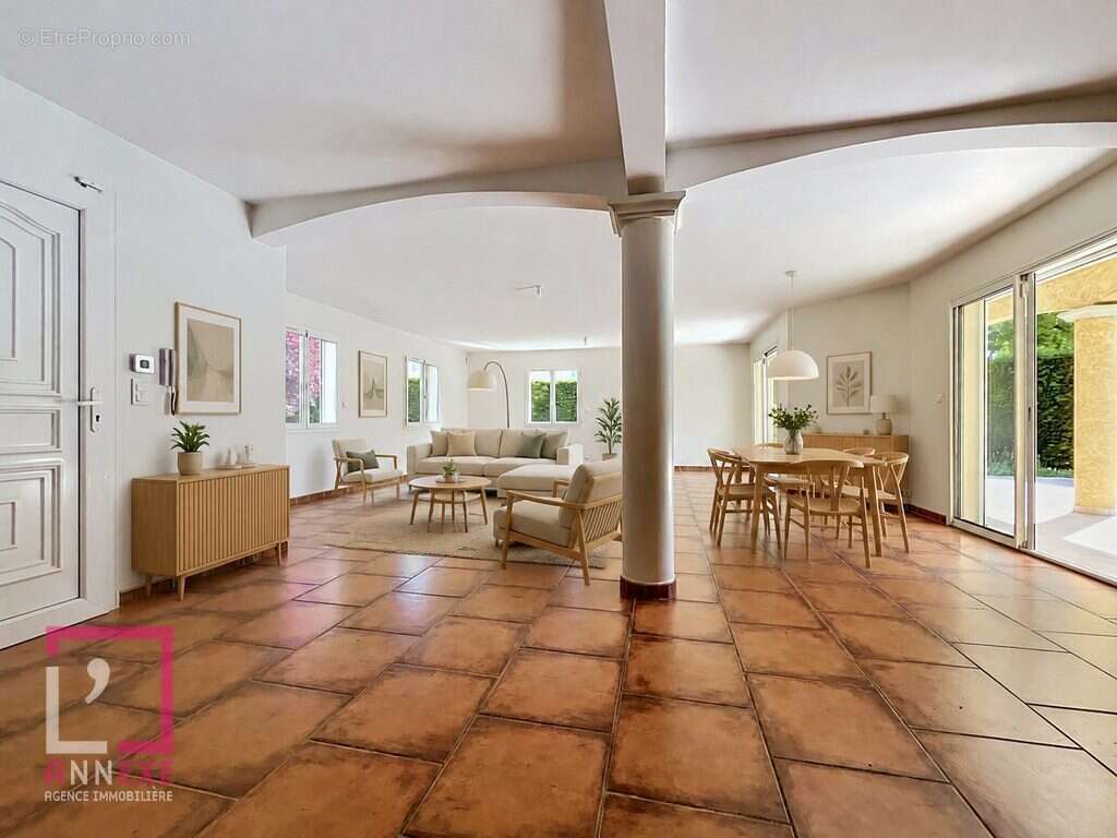 Maison à MASSIEUX