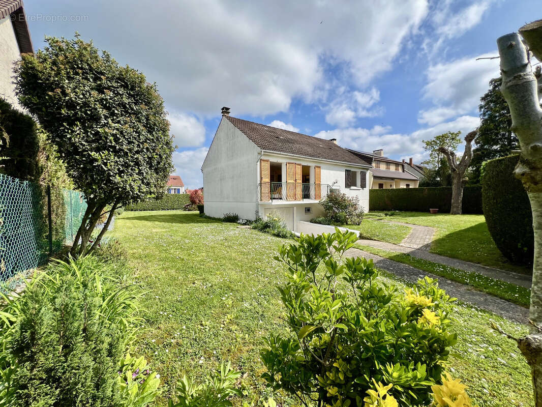 Maison à SACLAY