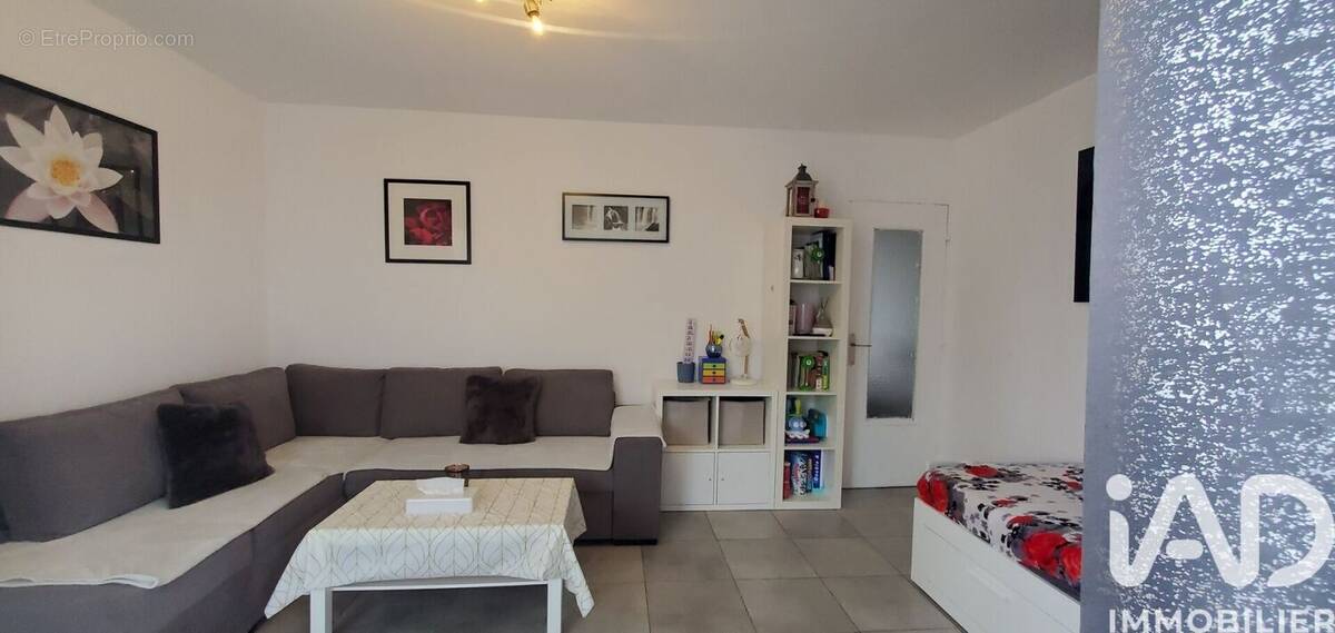 Photo 1 - Appartement à RILLIEUX-LA-PAPE
