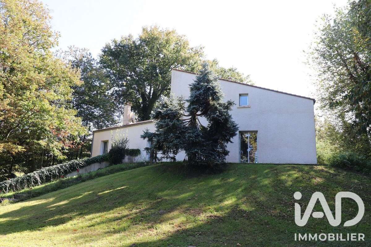Maison 120 m² à Touverac  - photo 5