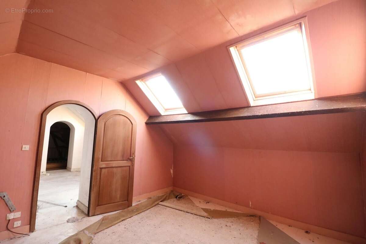 Maison à LA GUERCHE-SUR-L&#039;AUBOIS