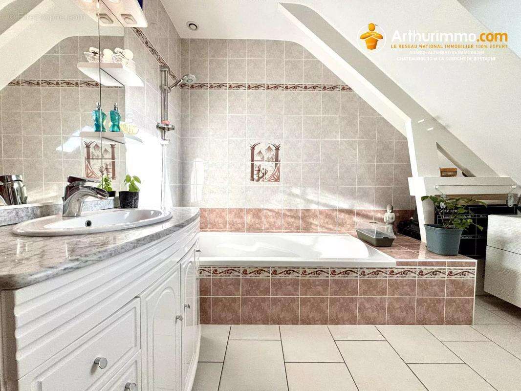 Maison à CHATILLON-EN-VENDELAIS
