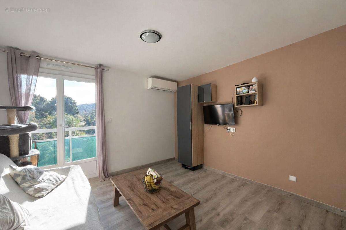 Appartement à BORMES-LES-MIMOSAS