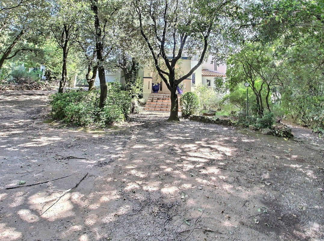 Maison à VIOLS-EN-LAVAL