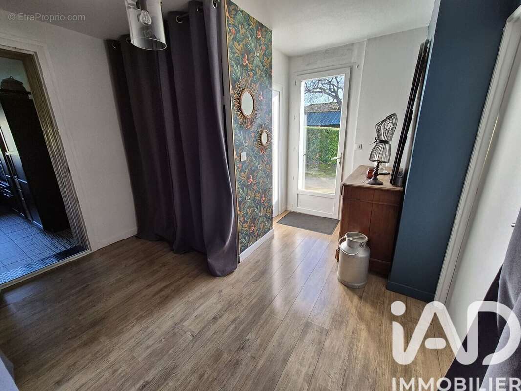Maison 131 m² à Chalandray  - photo 8
