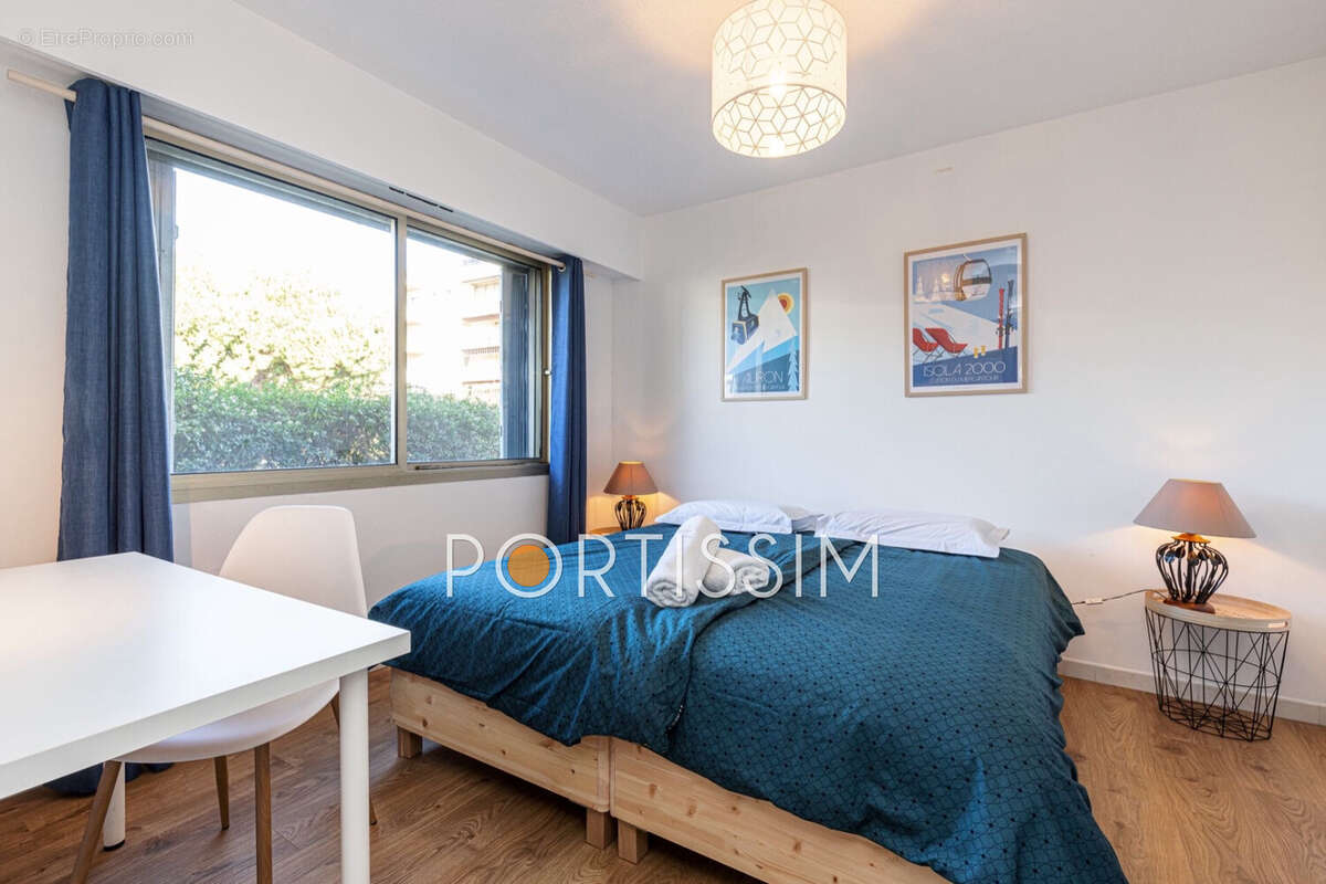 Appartement à SAINT-LAURENT-DU-VAR