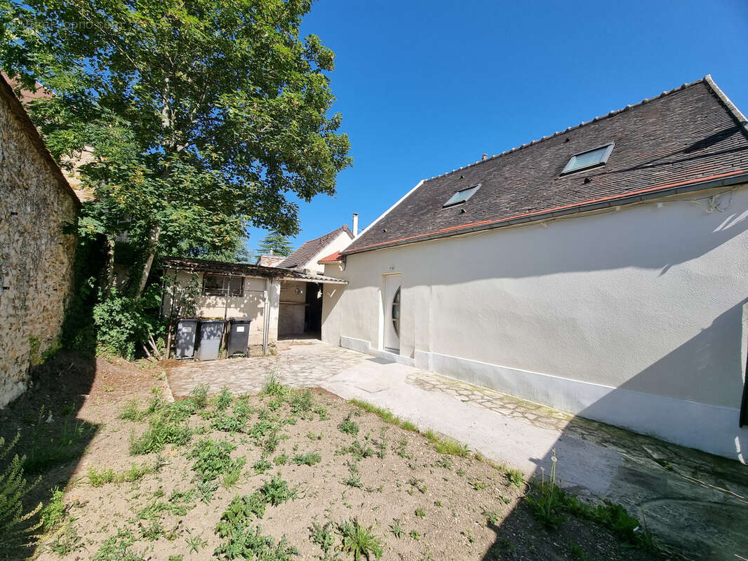 Maison à VAUX-LE-PENIL