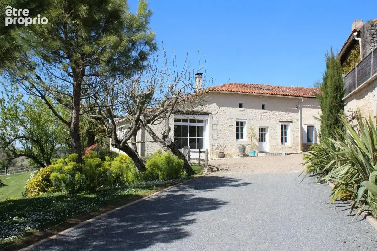 Maison en pierre rénovée – Belle vue sur la campagne - photo 2