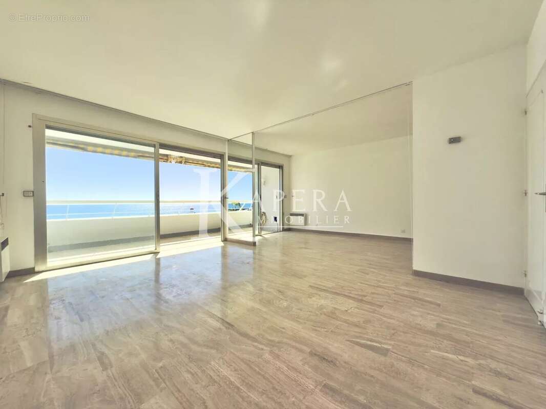 Appartement à VILLENEUVE-LOUBET