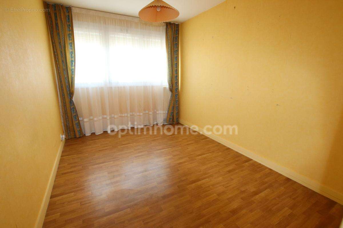 ORLEANS, quartier Nord au pied des commerces, appartement 3 chambres, de 94m2 à rafraichir - photo 6