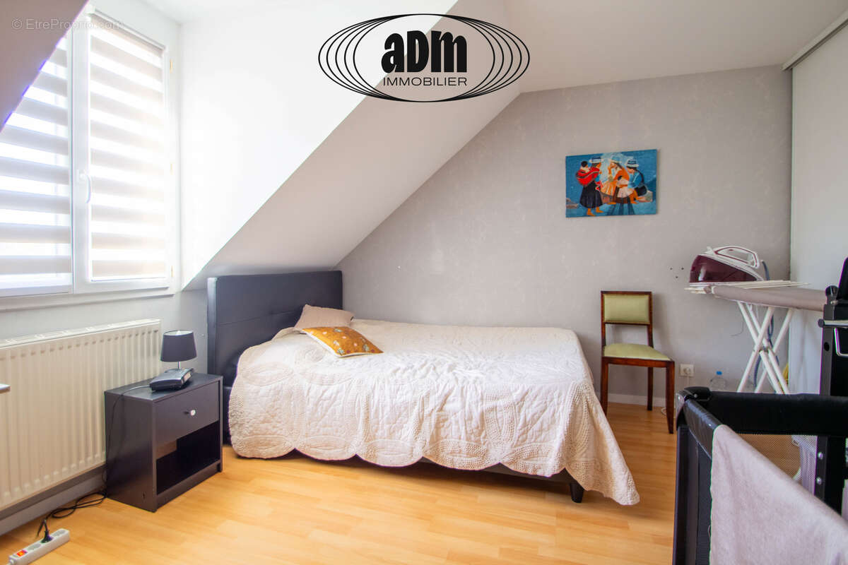 Maison à MAGNY-LE-HONGRE