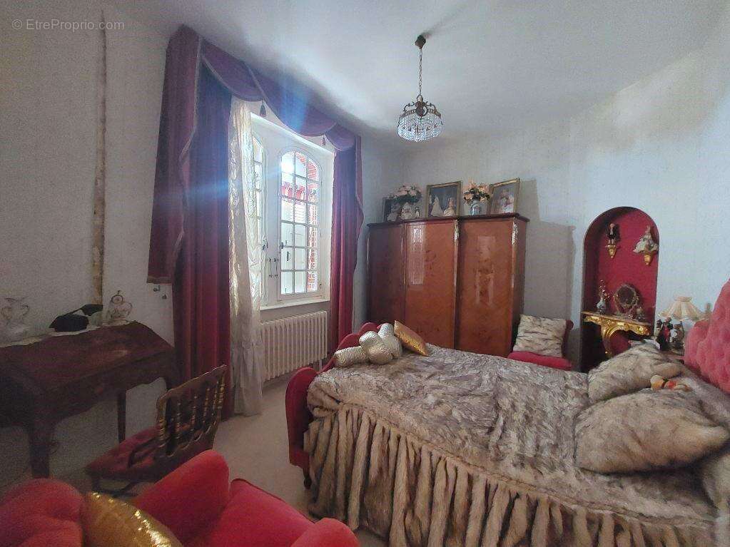 Maison à DONVILLE-LES-BAINS