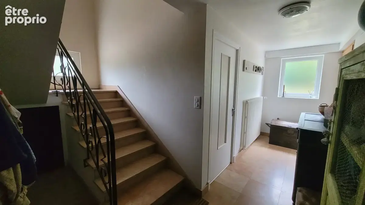 Grande maison familiale avec piscine à Sornay - photo 12
