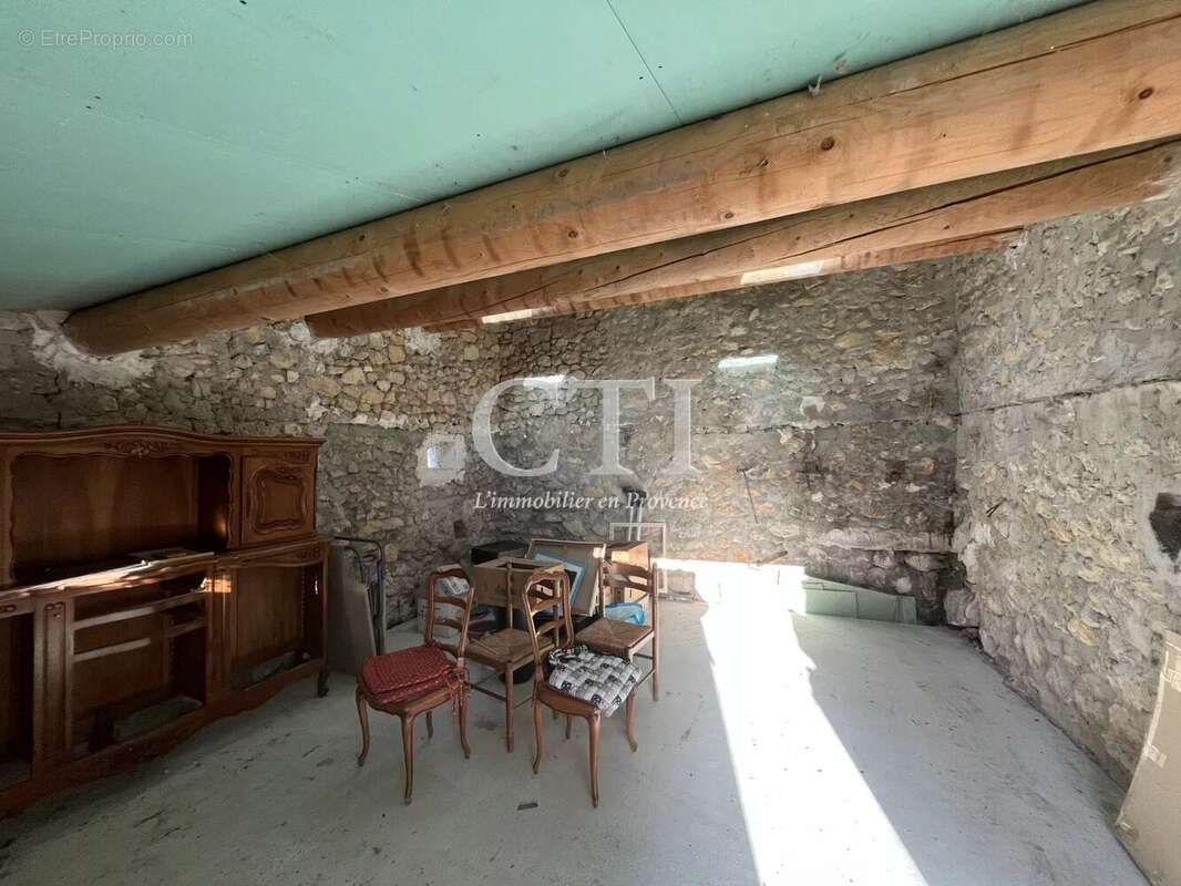 Maison à MONTBRUN-LES-BAINS