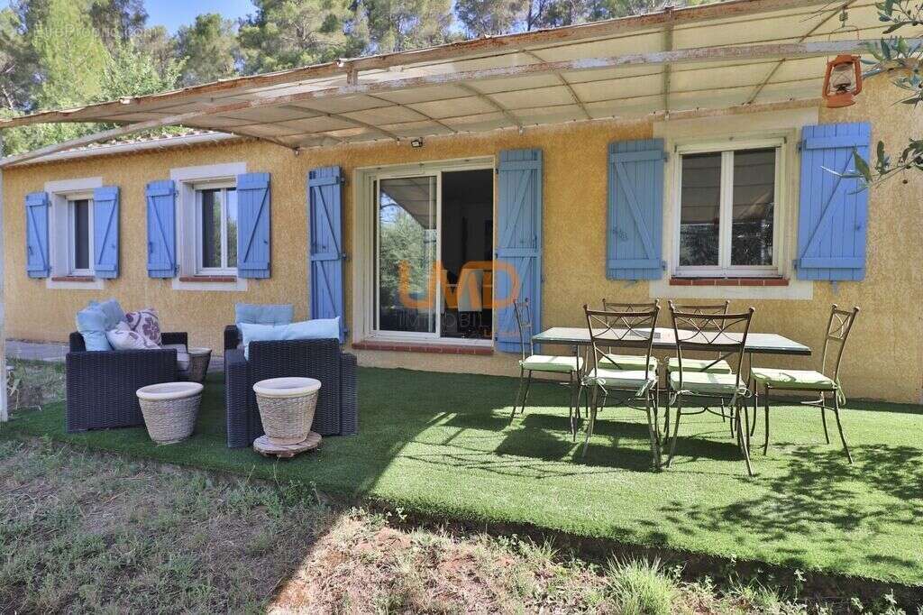 Carcès: maison T5  91m2 et atelier sur terrain 2700m2 - photo 2