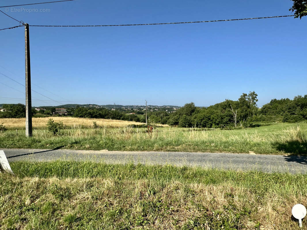 Terrain à CUNAC