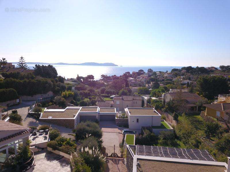 Maison à CARQUEIRANNE