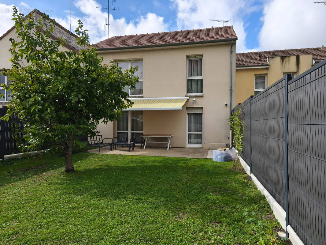 Maison à SAINTE-SAVINE