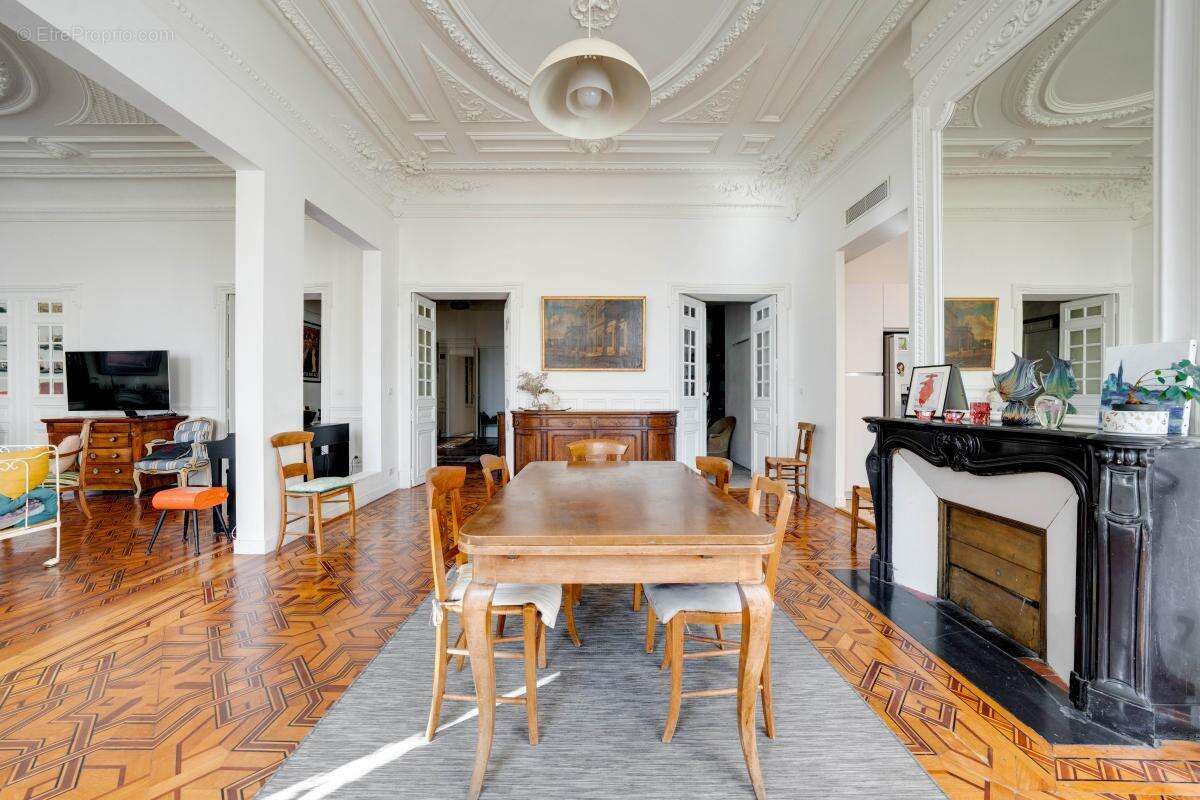 Appartement à MARSEILLE-6E