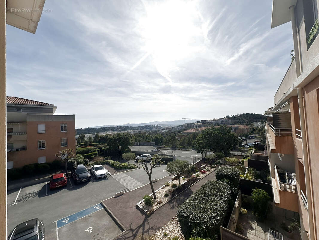Appartement 3 pieces de 75 m2  avec box ferme de 19 m2 a saint-raphael - photo 3