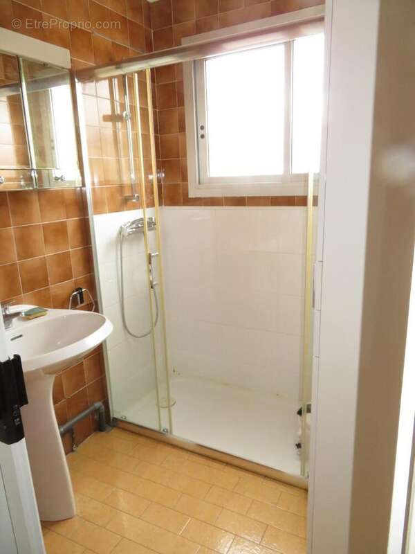   - Appartement à DRAGUIGNAN