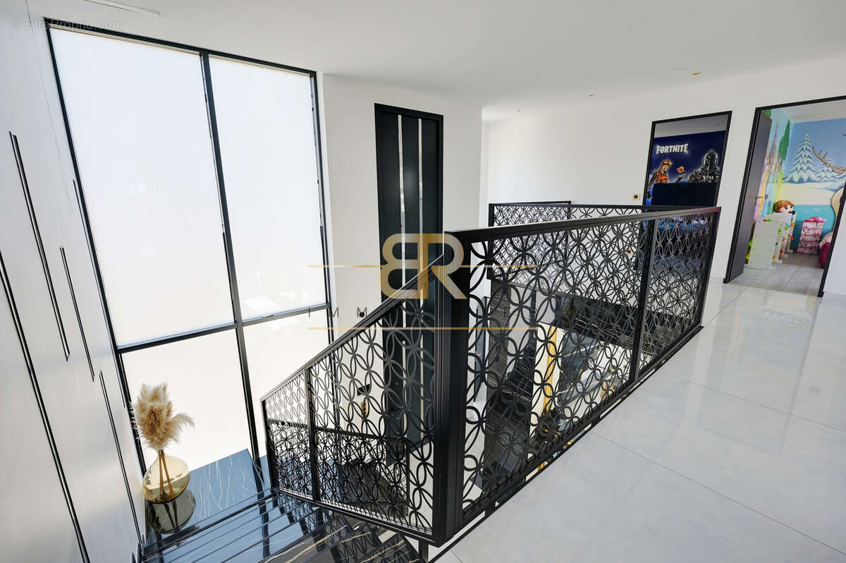 Maison à CHENNEVIERES-SUR-MARNE