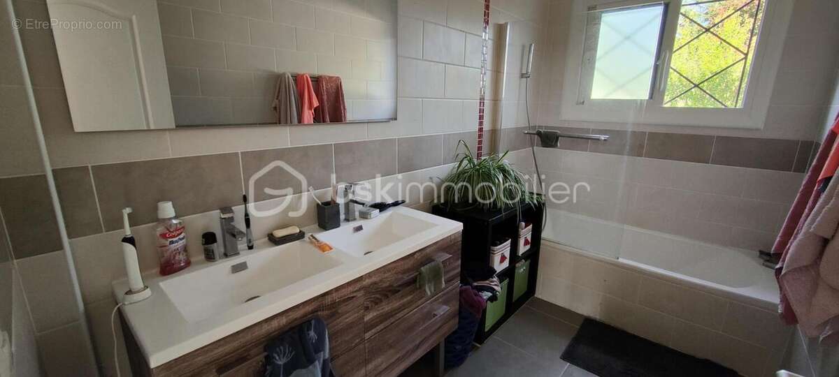 Maison à VARENNES-VAUZELLES