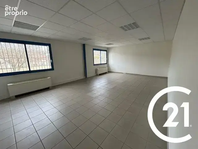 Commerce 1 730 m² à vendre à Beaurepaire (38270) - photo 4