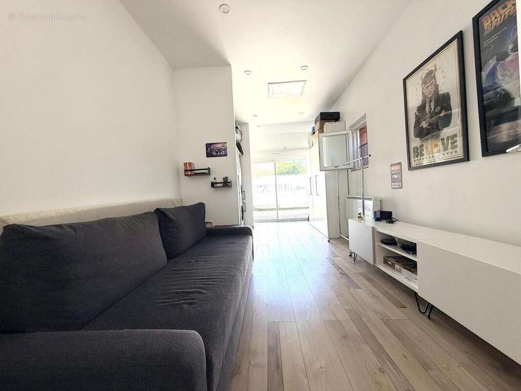 Maison 130 m² à Saint-Jean-De-Thurigneux  - photo 9