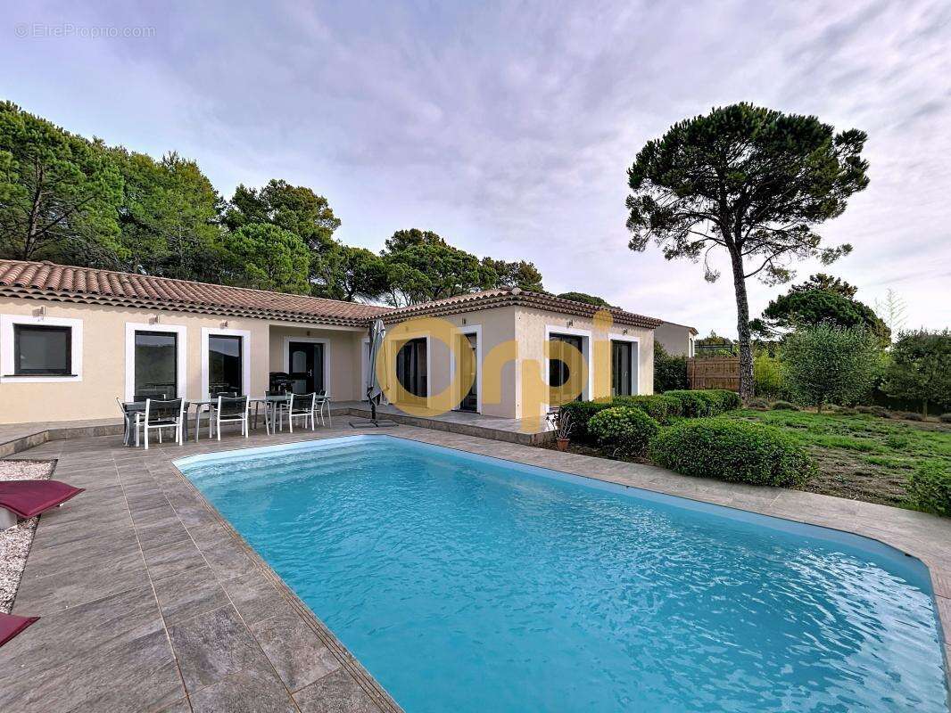 Maison à BAGNOLS-EN-FORET