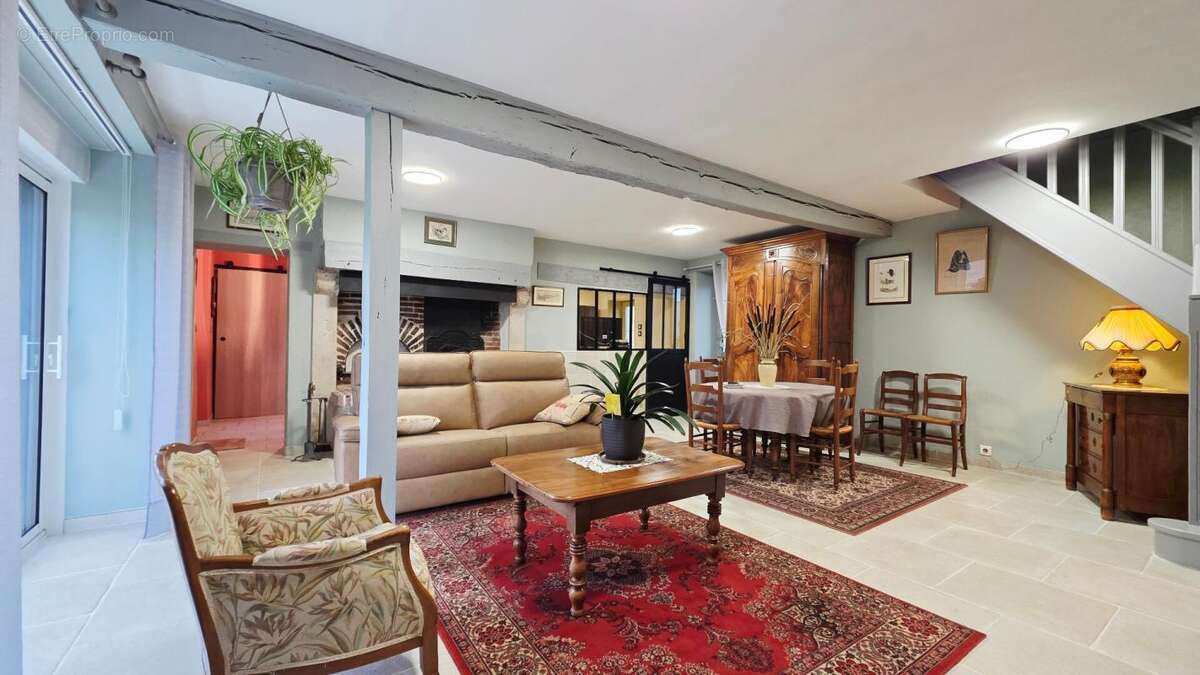 Maison à SAINT-DOULCHARD