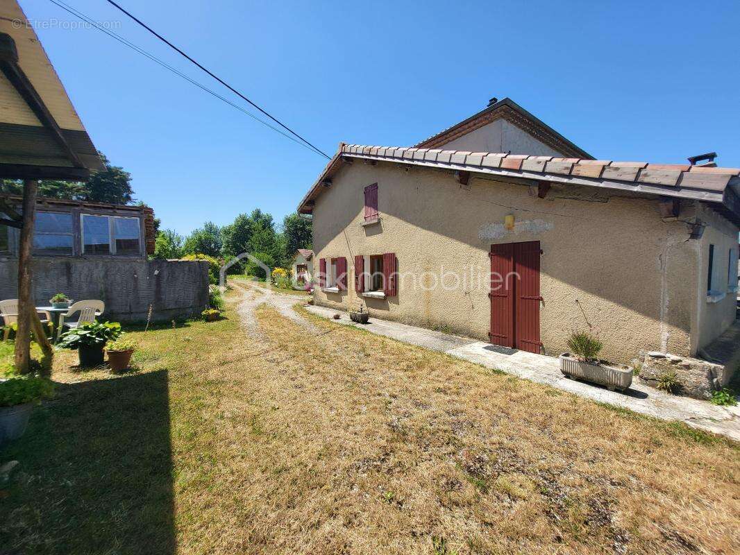 Maison T8 197 m2 terrain 1 ah - photo 14