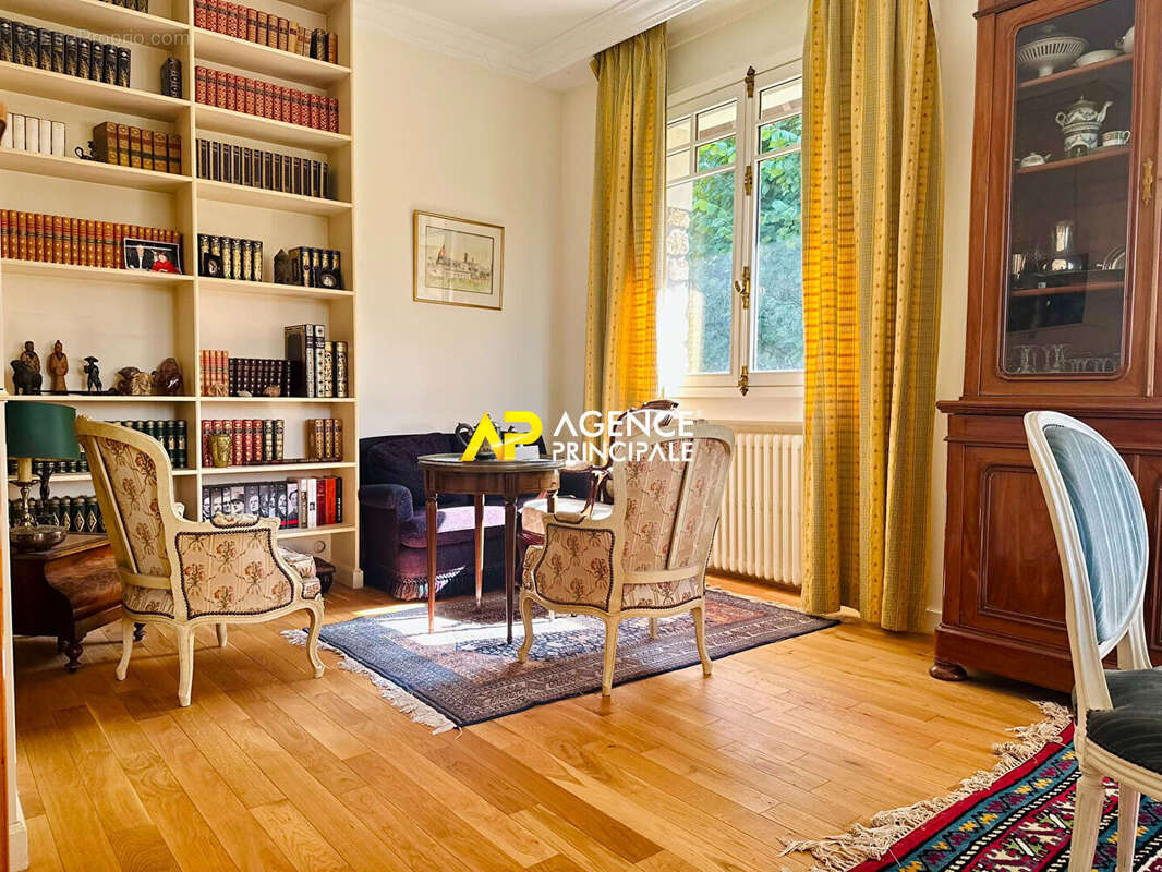 Sartrouville - Le Fresnay Vieux Pays - Maison 6 pièces 130 m2 - photo 10
