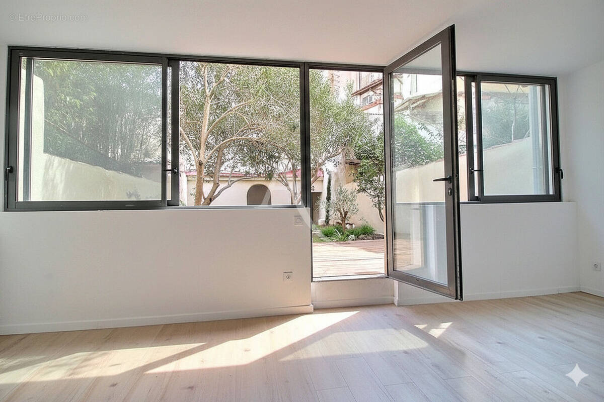 Appartement à MARSEILLE-6E