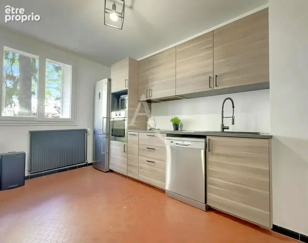 Appartement  2 pièces proche Part-Dieu en rez de chaussée sur cour - photo 5