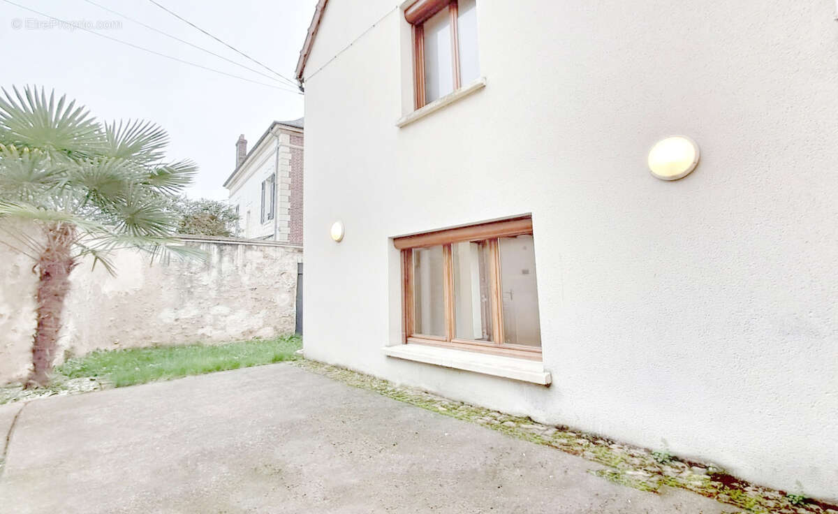 Maison à BENNECOURT